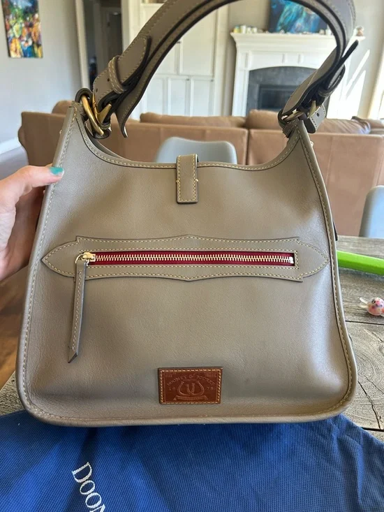 NWOT Dooney & Bourke Western Horseshoe Large Florentine Hobo Bag Taupe - Picture 6 of 11